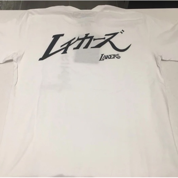Mitchell & Ness Los Angeles Lakers White Ninja Short Sleeve T-Shirt NWT - Picture 3 of 4